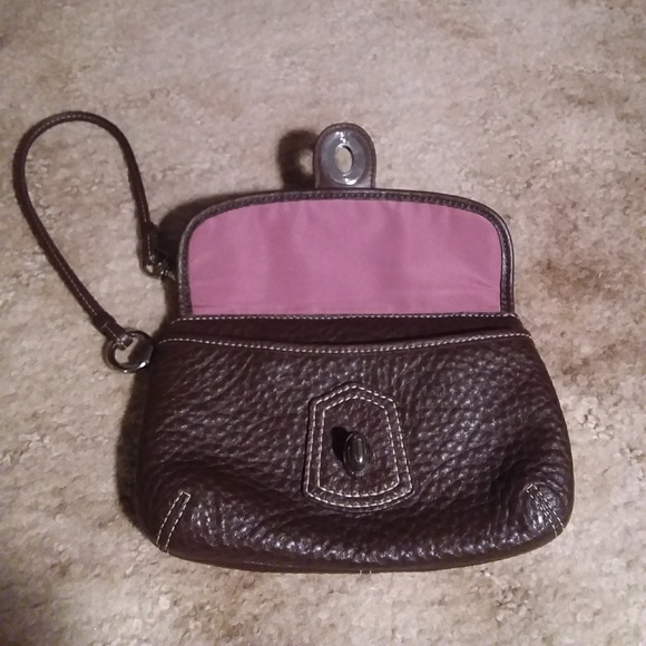 Coach Leather Legacy Turnlock Wristlet❤ - Picture 5 of 6